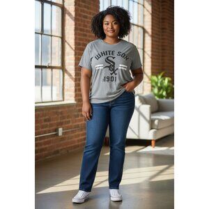 Chicago White Sox Womens Graphic T-Shirt Gray MLB Team Apparel Crew Neck Cotton
